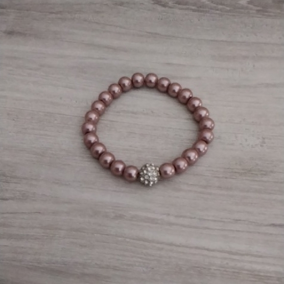 Jewelry - Classic Rose Pearl Bead Bracelet with Crystal Accent